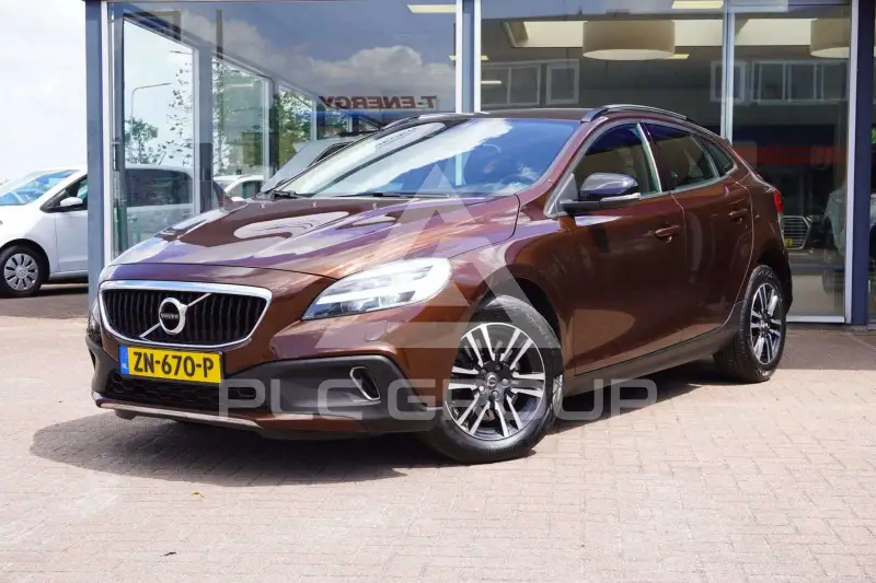 2018 Volvo V40