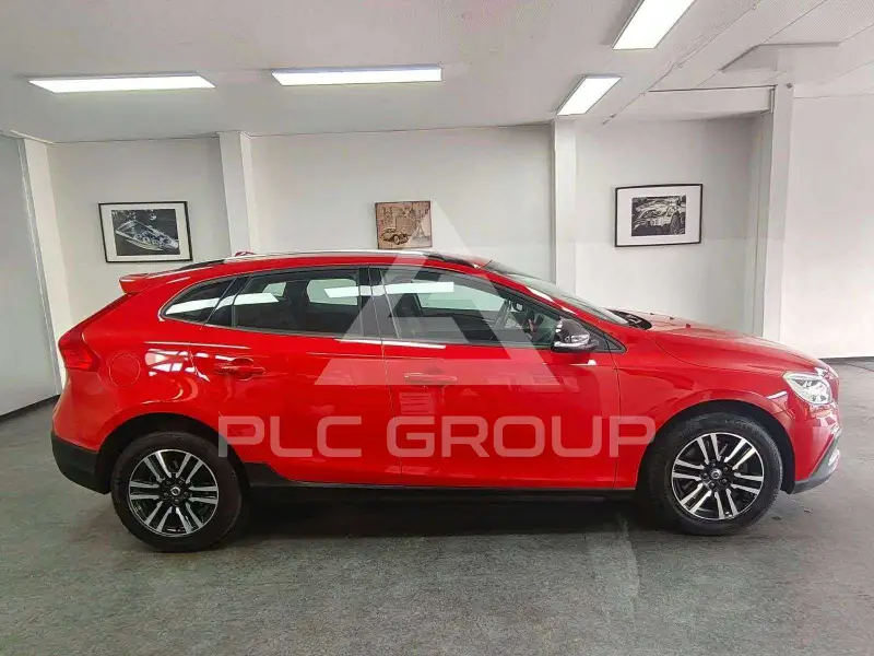 2018 Volvo V40