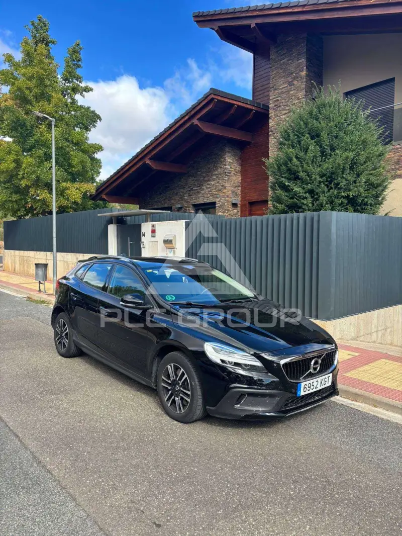 2018 Volvo V40