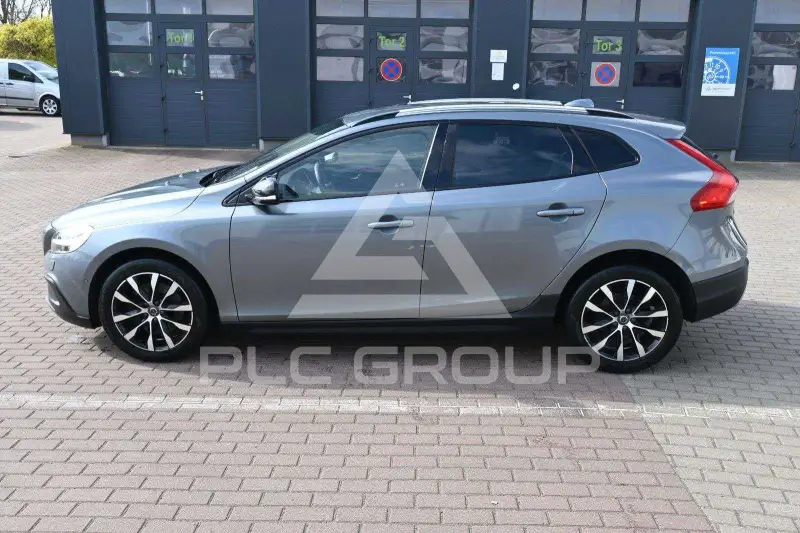 2018 Volvo V40