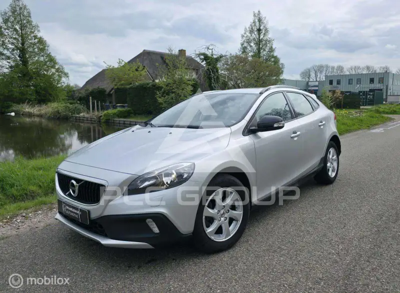 2018 Volvo V40
