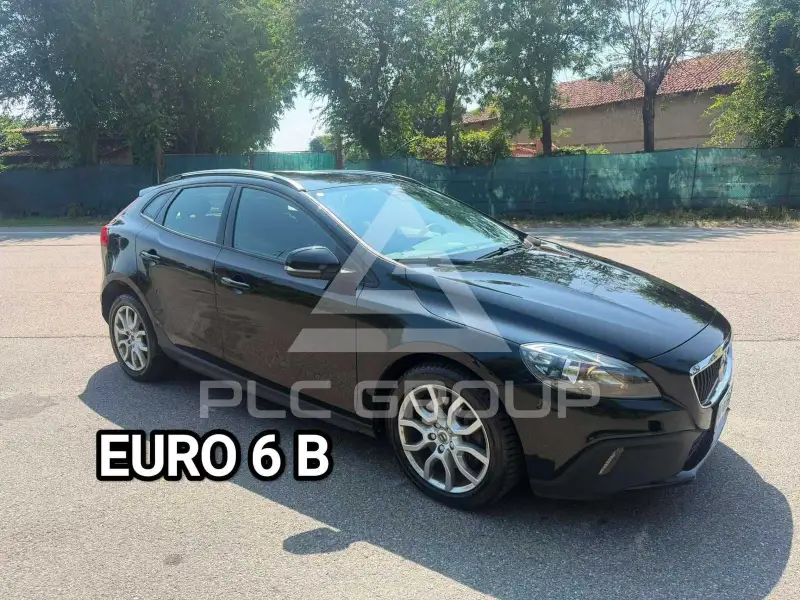 2018 Volvo V40