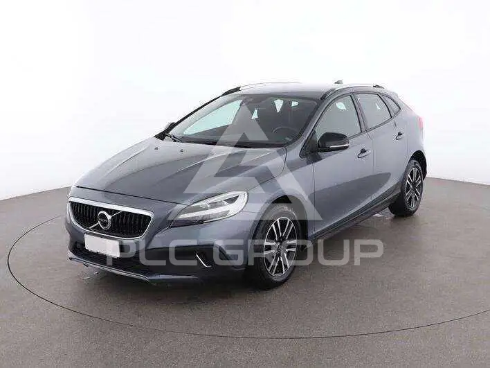 2018 Volvo V40