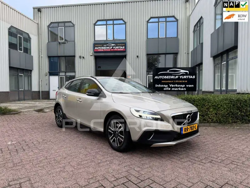 2018 Volvo V40