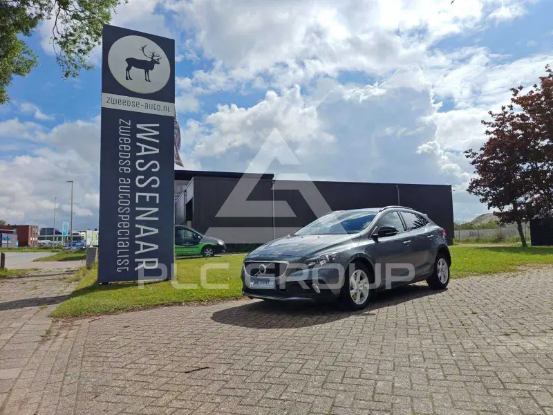 2018 Volvo V40