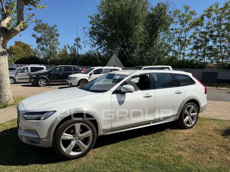 2018 Volvo V90