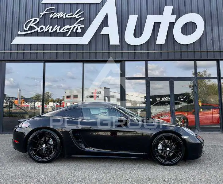 2018 Porsche Cayman