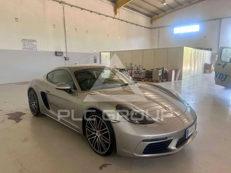 2018 Porsche Cayman