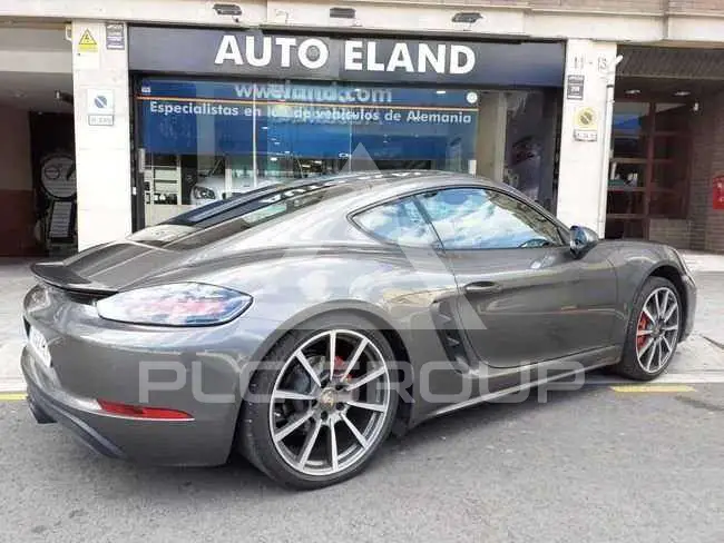 2018 Porsche Cayman