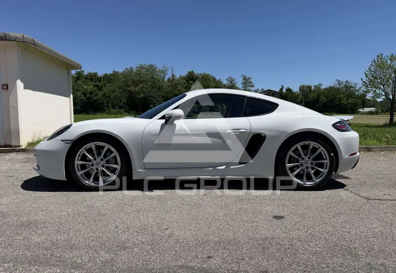 2018 Porsche Cayman