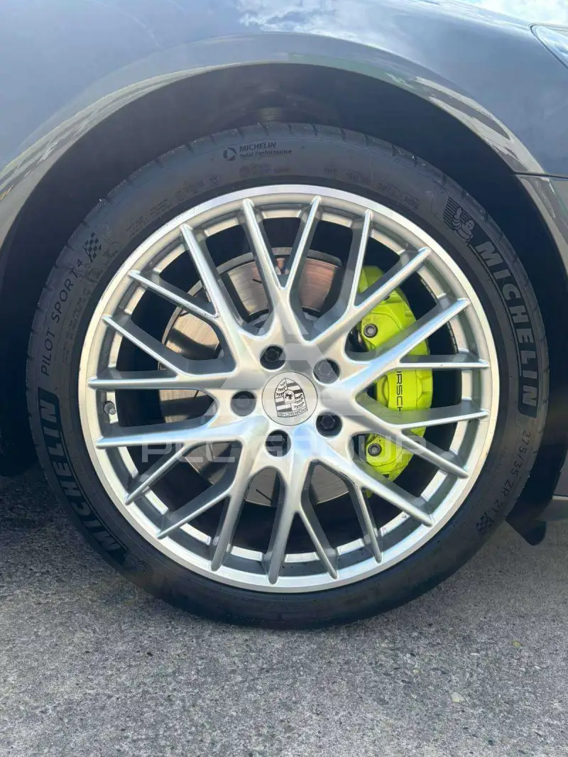 2018 Porsche Panamera