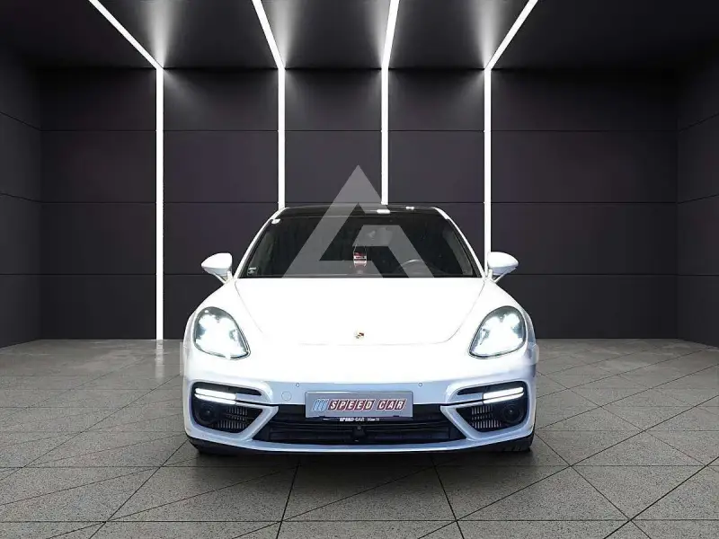 2018 Porsche Panamera