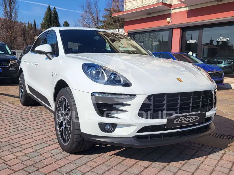 2018 Porsche MACAN
