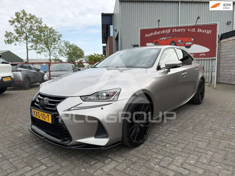2018 Lexus IS300