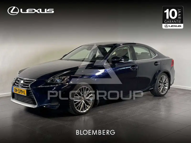 2018 Lexus IS300