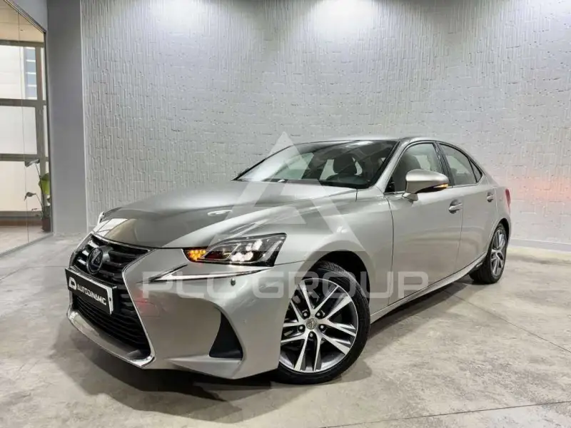 2018 Lexus IS300