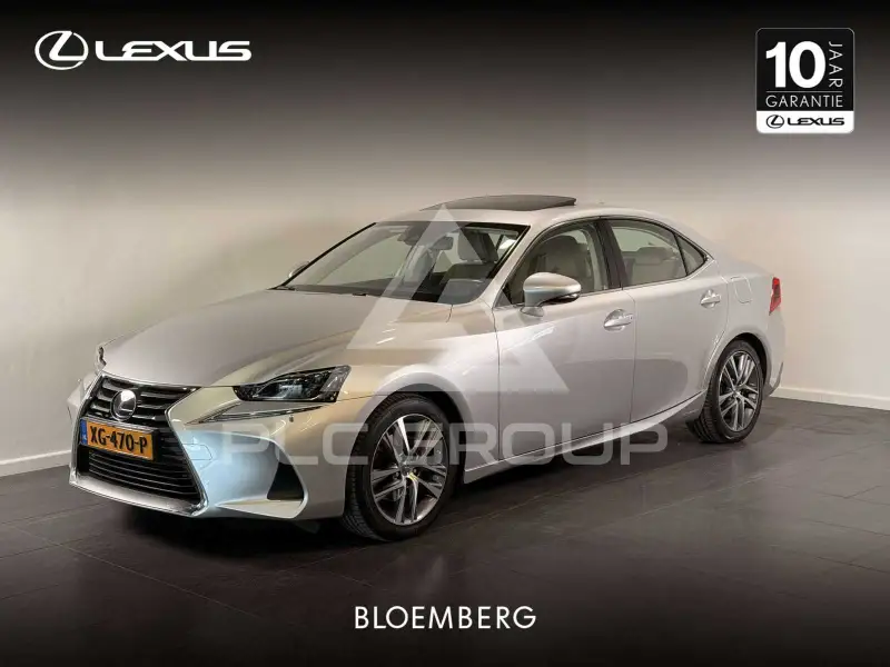 2018 Lexus IS300