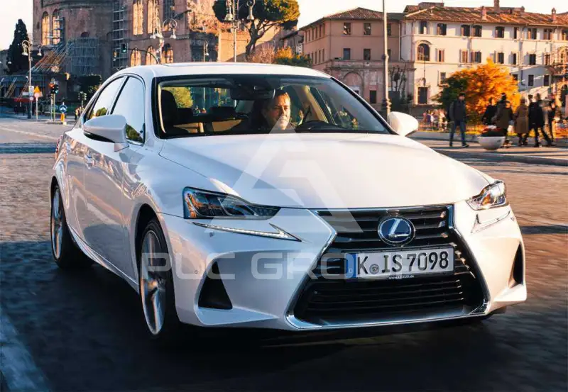 2018 Lexus IS300