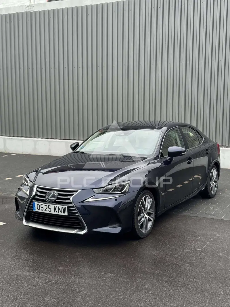 2018 Lexus IS300