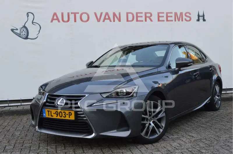 2018 Lexus IS300