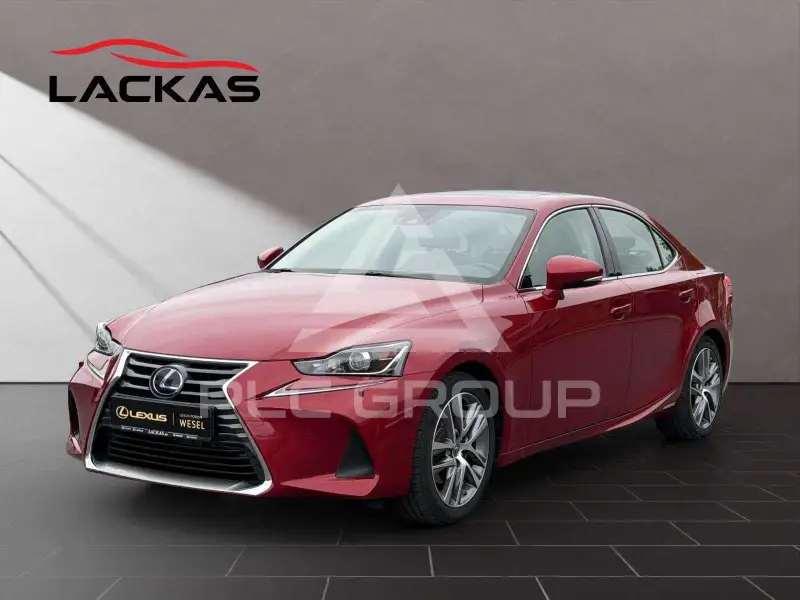 2018 Lexus IS300