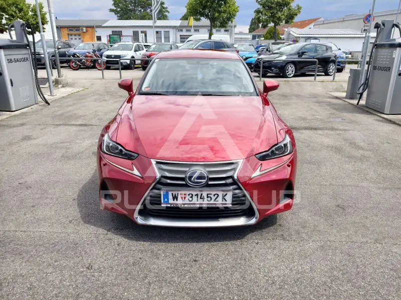 2018 Lexus IS300