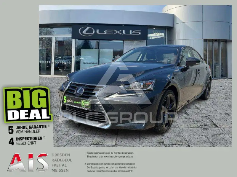 2018 Lexus IS300