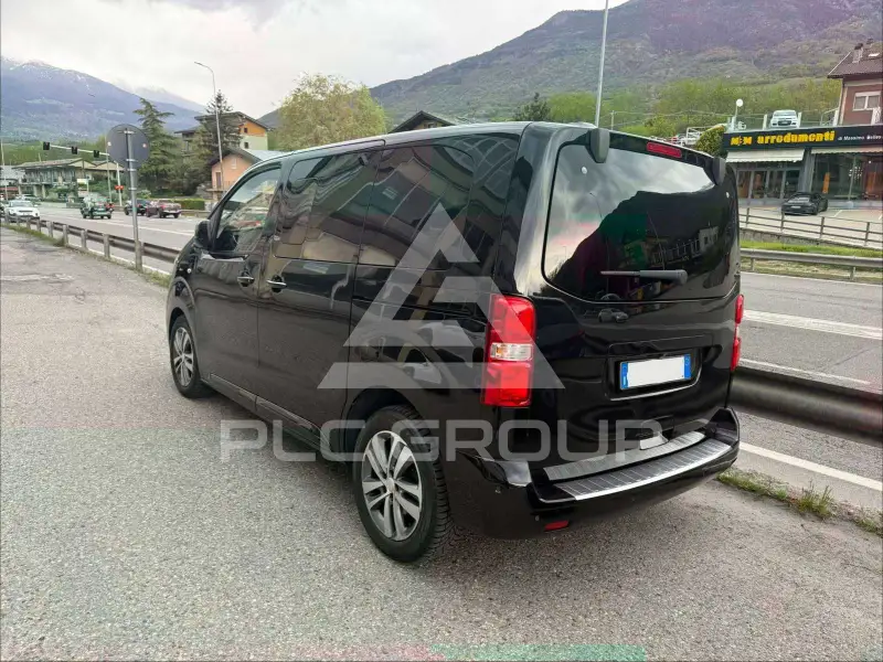 2018 Peugeot Traveller