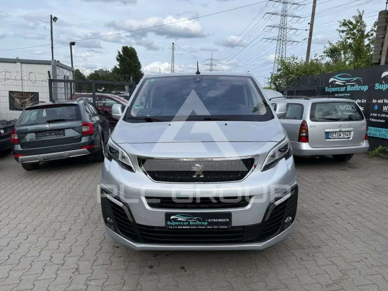 2018 Peugeot Traveller