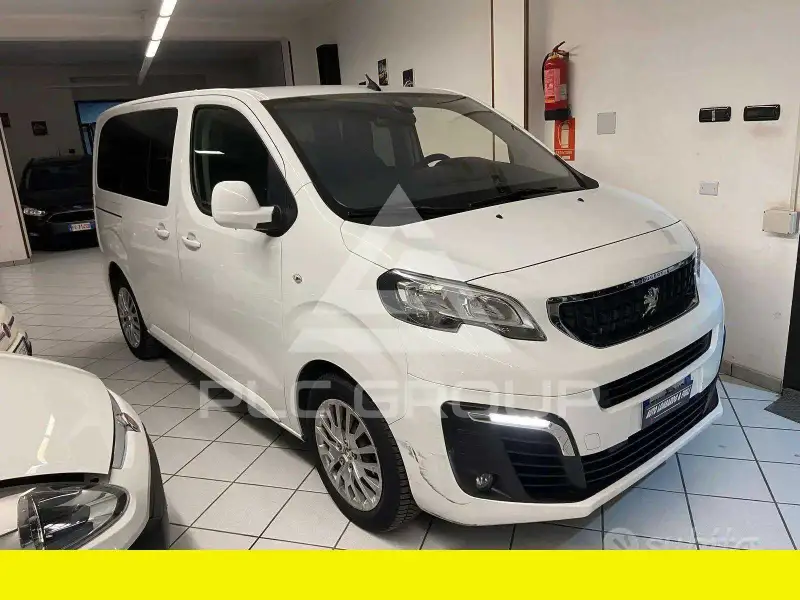 2018 Peugeot Traveller