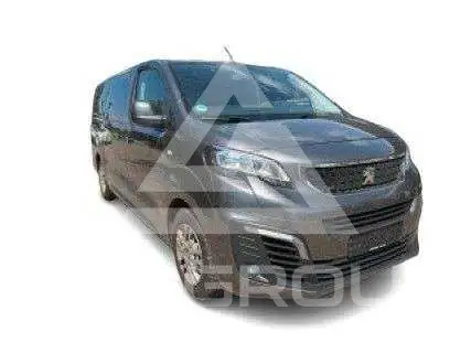 2018 Peugeot Traveller
