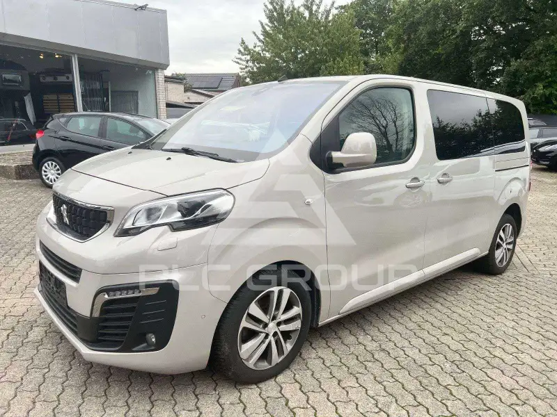 2018 Peugeot Traveller