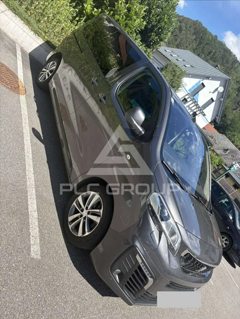 2018 Peugeot Traveller