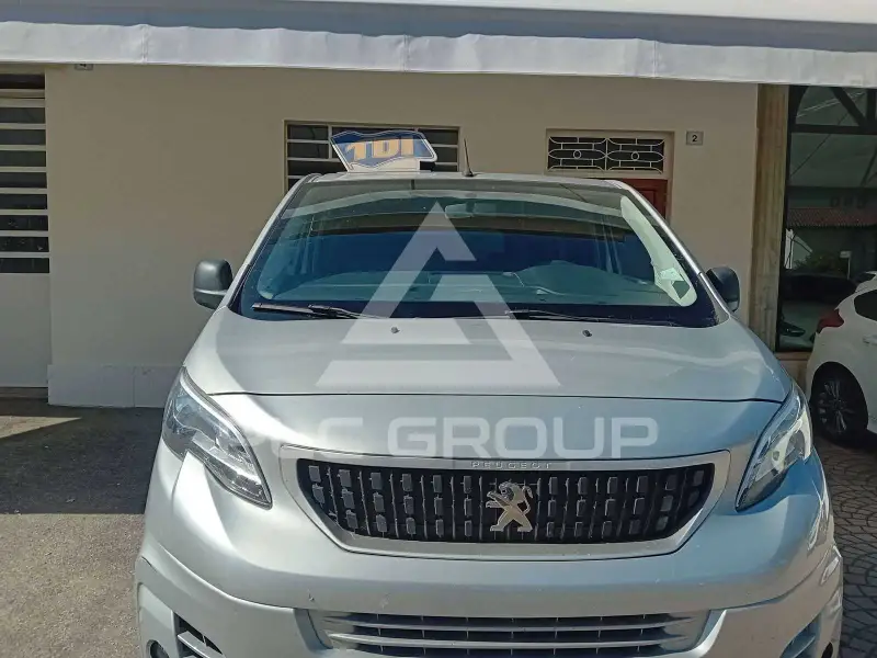 2018 Peugeot Traveller