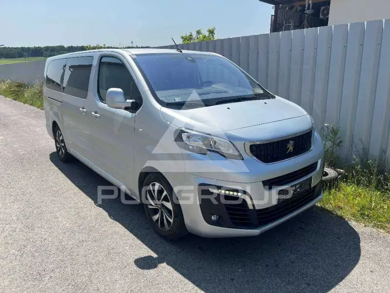 2018 Peugeot Traveller