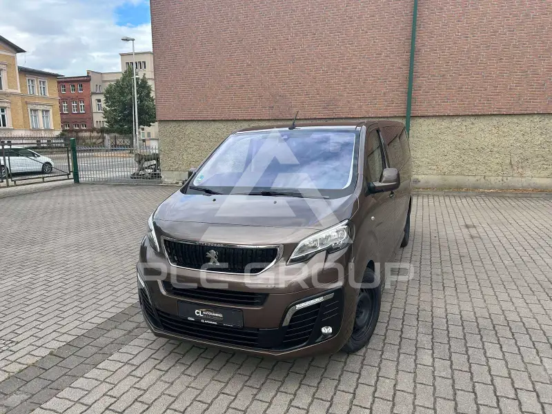 2018 Peugeot Traveller