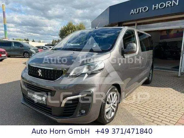 2018 Peugeot Traveller