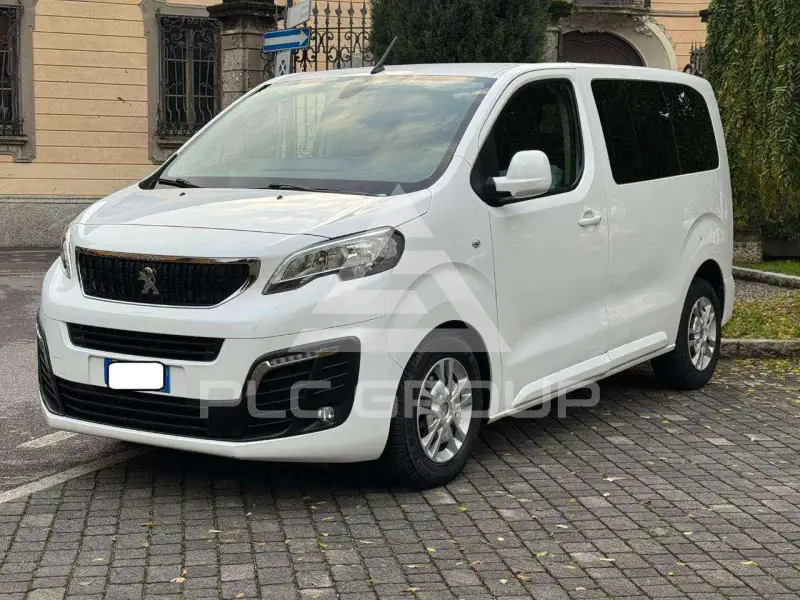 2018 Peugeot Traveller