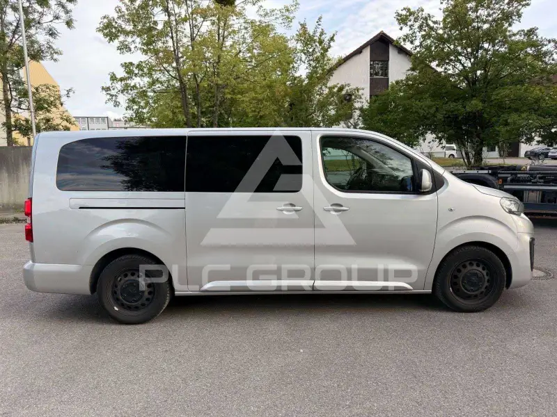 2018 Peugeot Traveller