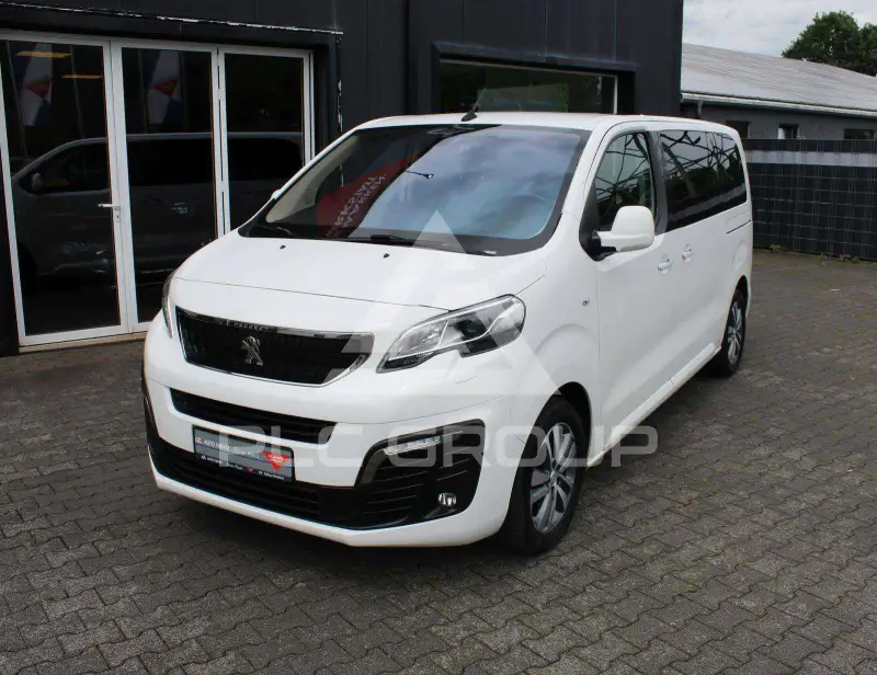 2018 Peugeot Traveller