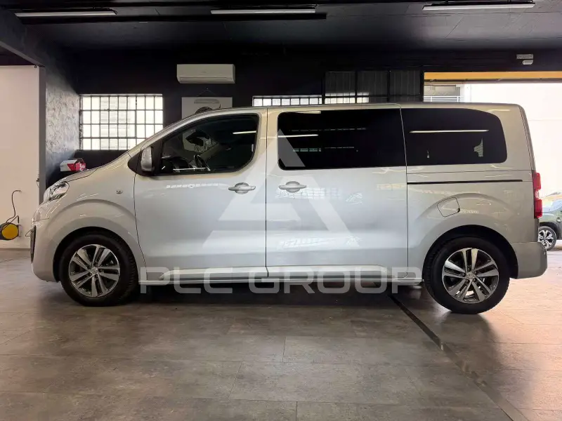 2018 Peugeot Traveller