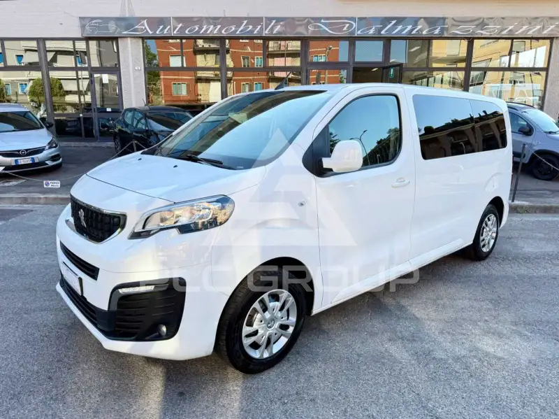 2018 Peugeot Traveller