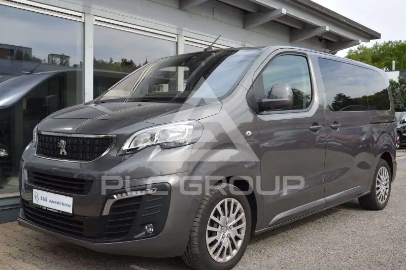 2018 Peugeot Traveller