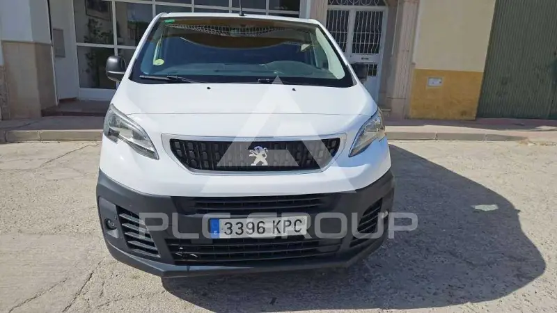2018 Peugeot Traveller