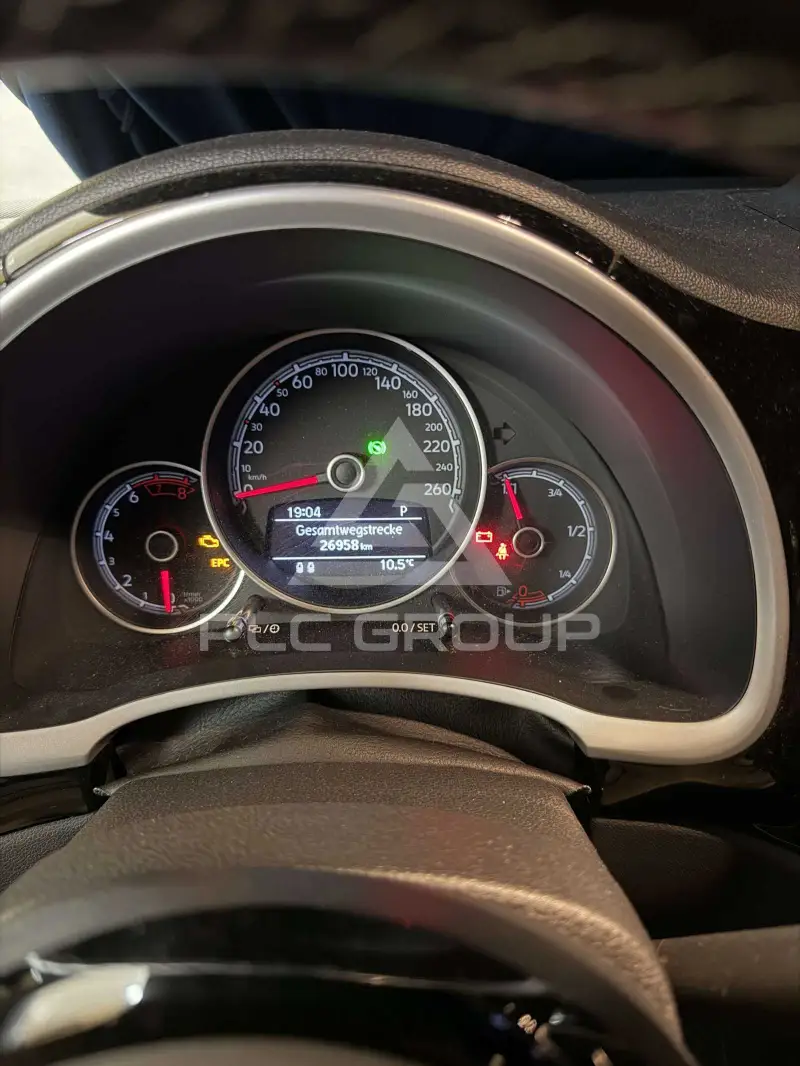 2018 Volkswagen BEETLE