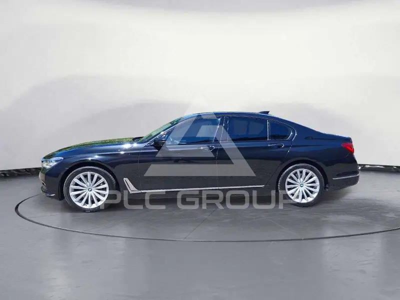 2019 BMW 740