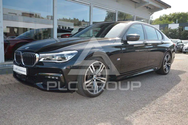 2018 BMW 740