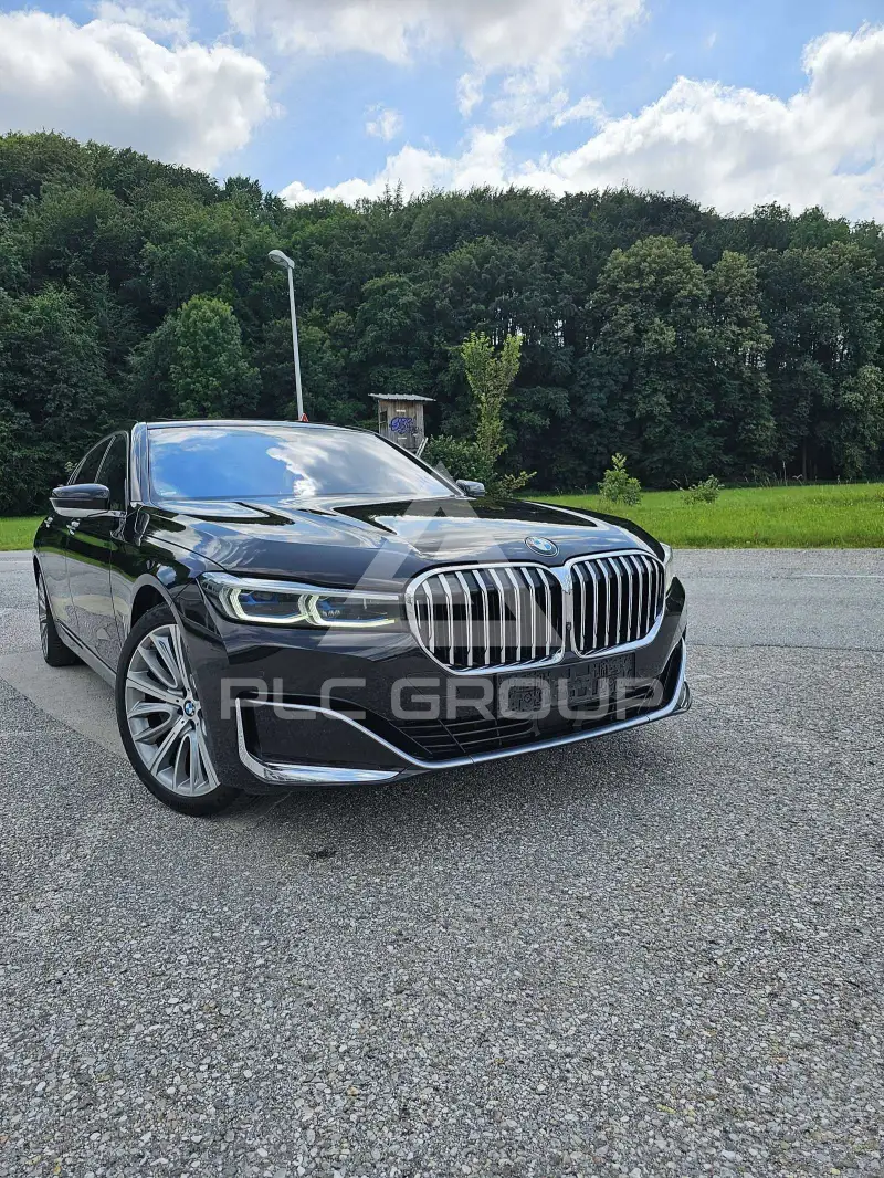 2019 BMW 740
