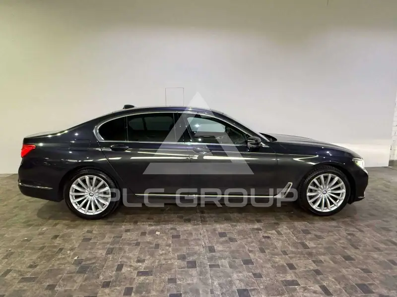 2019 BMW 740