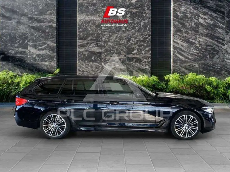 2019 BMW 530